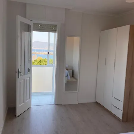 Playa Alcabre شقة *